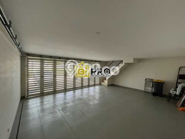 Rumah Luxury Modern Siap Huni di Raffles Hills Jakarta Timur Rumah Luxury Modern Siap Huni di Raffles Hills Jakarta Timur