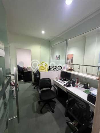 Ruko Bagus Dijual LB 192m2 Lokasi Strategis Jakarta Timur Area Cocok untuk Bisnis Ruko Bagus Dijual LB 192m2 Lokasi Strategis Jakarta Timur Area Cocok untuk Bisnis