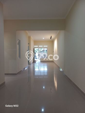 Rumah Strategis Modern Lb 90m2 di Medan Satria, Bekasi Rumah Strategis Modern Lb 90m2 di Medan Satria, Bekasi