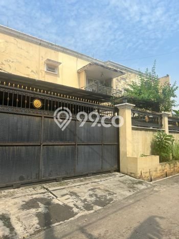 Rumah Elit LB 444m2 Siap Huni Desain Elegan di Cibubur, Jakarta Timur Rumah Elit LB 444m2 Siap Huni Desain Elegan di Cibubur, Jakarta Timur