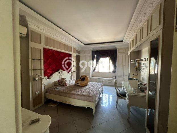 Jual Rumah Mewah Elegan Dengan View Cantik di Cibubur, Jakarta Timur Jual Rumah Mewah Elegan Dengan View Cantik di Cibubur, Jakarta Timur