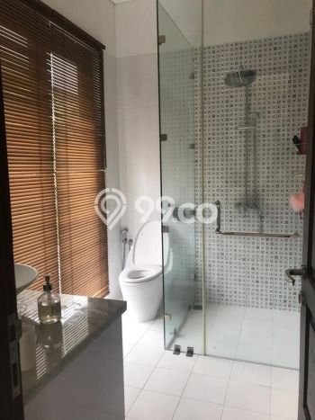 Rumah Mewah LB 450m2 Siap Huni Desain Elegan di Kemang, Jakarta Selatan Rumah Mewah LB 450m2 Siap Huni Desain Elegan di Kemang, Jakarta Selatan