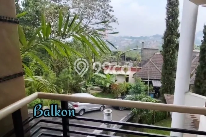 Ready to Use! Luxury House LT 241m2 Desain Elegan di Dago Ready to Use! Luxury House LT 241m2 Desain Elegan di Dago
