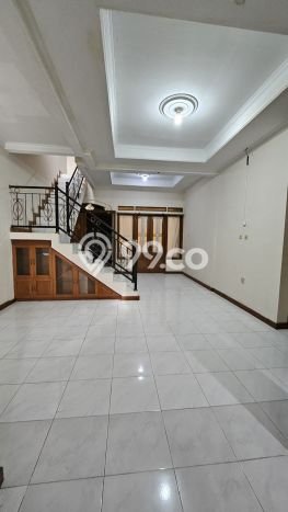 Dijual Cepat Rumah Bagus Siap Huni LB 155m2 di Arcamanik, Bandung Dijual Cepat Rumah Bagus Siap Huni LB 155m2 di Arcamanik, Bandung
