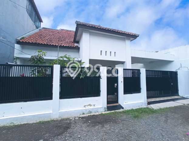 Dijual Rumah 5 Kamar Lokasi Ideal Bagus dan Strategis di Regol Dijual Rumah 5 Kamar Lokasi Ideal Bagus dan Strategis di Regol