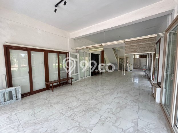 Ruko Dijual di Batam LT 123m2 & LB 306m2 Lokasi Terbaik! Ruko Dijual di Batam LT 123m2 & LB 306m2 Lokasi Terbaik!