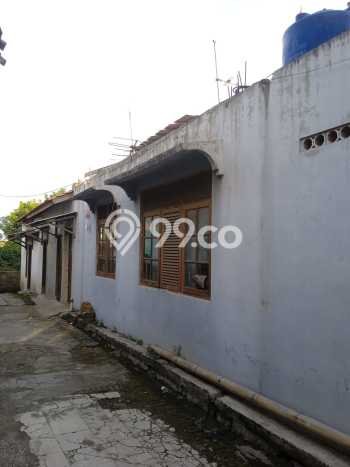 Rumah Eksklusif Siap Huni LT 687m2 di Ciputat, Tangerang Selatan Rumah Eksklusif Siap Huni LT 687m2 di Ciputat, Tangerang Selatan