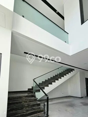 For Sale! Luxury House LT 137m2 Desain Modern di Surabaya Kota For Sale! Luxury House LT 137m2 Desain Modern di Surabaya Kota