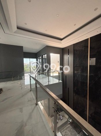 Ready to Use! Luxury House LT 339m2 Desain Elegan di Surabaya Kota Ready to Use! Luxury House LT 339m2 Desain Elegan di Surabaya Kota