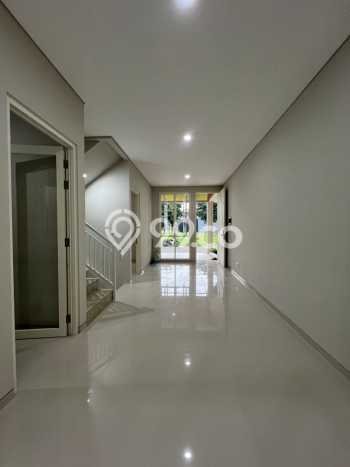 Dijual Rumah Modern 4 KT di Surabaya Kota, Surabaya Dijual Rumah Modern 4 KT di Surabaya Kota, Surabaya