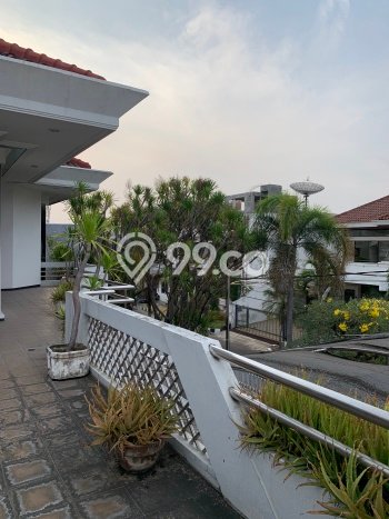 Ready to Use! Luxury House LT 600m2 Desain Elegan di Surabaya Kota Ready to Use! Luxury House LT 600m2 Desain Elegan di Surabaya Kota
