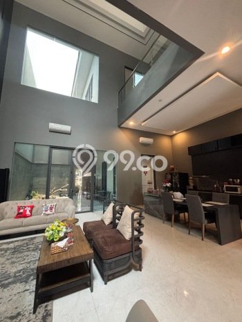 Ready to Use! Luxury House LT 339m2 Desain Elegan di Surabaya Kota Ready to Use! Luxury House LT 339m2 Desain Elegan di Surabaya Kota