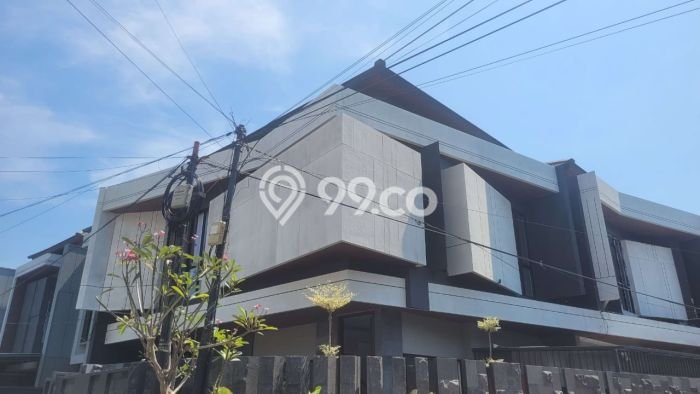 Rumah Elit LB 215m2 Siap Pakai Desain Elegan di Surabaya Kota, Surabaya Rumah Elit LB 215m2 Siap Pakai Desain Elegan di Surabaya Kota, Surabaya