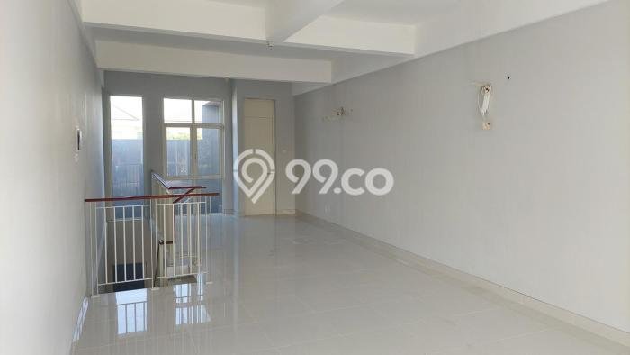 Ruko Dijual di Surabaya LT 63m2 & LB 117m2 Lokasi Terbaik! Ruko Dijual di Surabaya LT 63m2 & LB 117m2 Lokasi Terbaik!