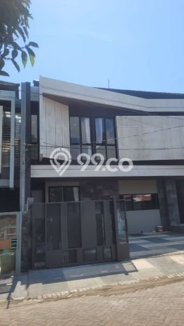 Rumah Elit LB 215m2 Siap Pakai Desain Elegan di Surabaya Kota, Surabaya Rumah Elit LB 215m2 Siap Pakai Desain Elegan di Surabaya Kota, Surabaya