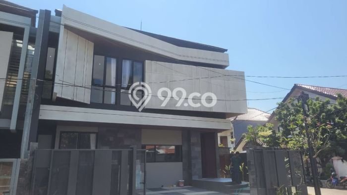 Rumah Elit LB 215m2 Siap Pakai Desain Elegan di Surabaya Kota, Surabaya Rumah Elit LB 215m2 Siap Pakai Desain Elegan di Surabaya Kota, Surabaya