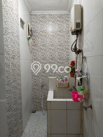 For Sale! Luxury House LT 221m2 Desain Modern di Surabaya Kota For Sale! Luxury House LT 221m2 Desain Modern di Surabaya Kota