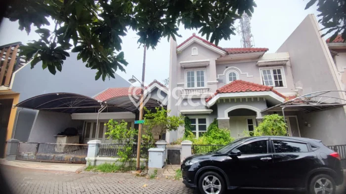 Dijual Hunian Rumah Terawat 7 Kamar di Surabaya Kota, Surabaya Dijual Hunian Rumah Terawat 7 Kamar di Surabaya Kota, Surabaya