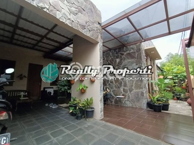 Ready to Use! Luxury House LT 298m2 Desain Elegan di Jatimakmur Ready to Use! Luxury House LT 298m2 Desain Elegan di Jatimakmur