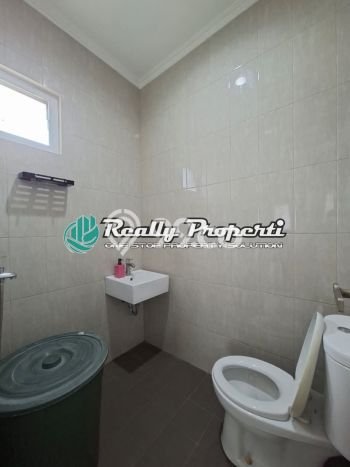 Hunian Cantik Modern Lb 112m2 di Bekasi Selatan, Bekasi Hunian Cantik Modern Lb 112m2 di Bekasi Selatan, Bekasi
