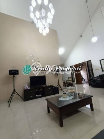 Ready to Use! Luxury House LT 298m2 Desain Elegan di Jatimakmur Ready to Use! Luxury House LT 298m2 Desain Elegan di Jatimakmur