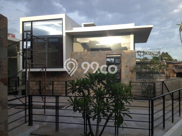 Rumah Mewah Akses Strategis di Jakarta Selatan Unfurnished Rumah Mewah Akses Strategis di Jakarta Selatan Unfurnished