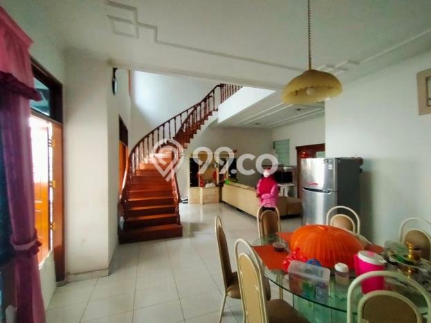 Hunian Elit LB 400m2 Siap Huni Desain Elegan di Sutorejo, Surabaya Hunian Elit LB 400m2 Siap Huni Desain Elegan di Sutorejo, Surabaya