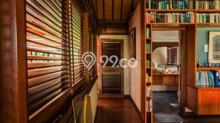 FOR SALE! Vila Kawasan , Luas 823m2m², Posisi Strategis FOR SALE! Vila Kawasan , Luas 823m2m², Posisi Strategis