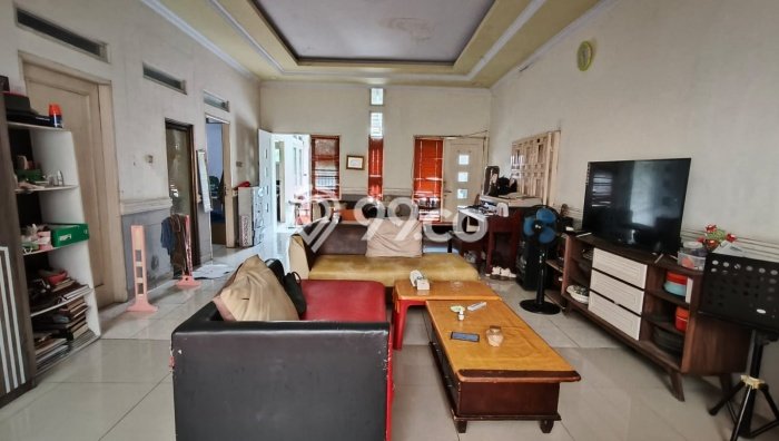Rumah Luas Asri 4 KT Siap Pakai di harapan indah Bekasi Rumah Luas Asri 4 KT Siap Pakai di harapan indah Bekasi