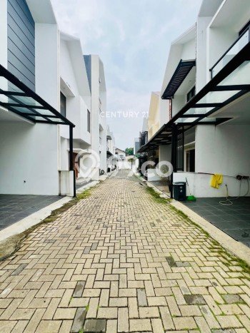 Jual Rumah Bagus Siap Huni LB 140m2 di Pasar Minggu, Jakarta Selatan Jual Rumah Bagus Siap Huni LB 140m2 di Pasar Minggu, Jakarta Selatan