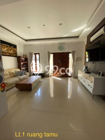 Hunian Mewah LB 165m2 Siap Pakai Desain Elegan di Seminyak, Badung Hunian Mewah LB 165m2 Siap Pakai Desain Elegan di Seminyak, Badung