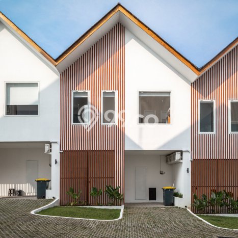 PELUANG INVESTASI! Vila Kawasan , Area 95m2m², Hasil Menjanjikan PELUANG INVESTASI! Vila Kawasan , Area 95m2m², Hasil Menjanjikan