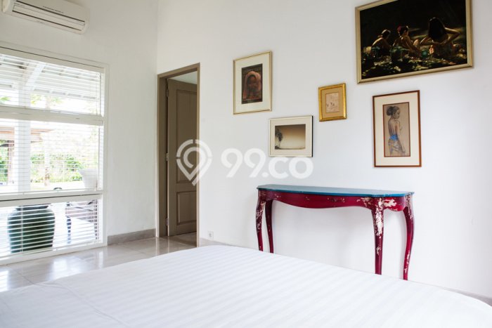Vila Terawat Kawasan , Ukuran 900m2m², Posisi Premium dengan akses mudah Vila Terawat Kawasan , Ukuran 900m2m², Posisi Premium dengan akses mudah