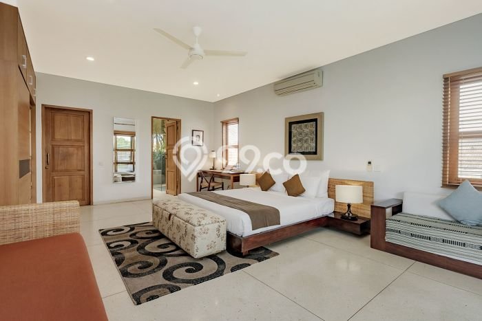 DIJUAL! Vila Kawasan , Area 1000m2m², Dekat Mudah Pusat Kota DIJUAL! Vila Kawasan , Area 1000m2m², Dekat Mudah Pusat Kota