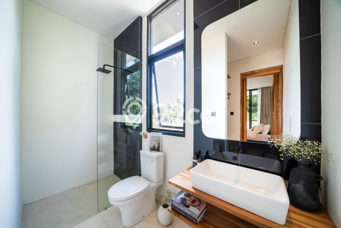 Kesempatan Terbaik! Vila di , Ukuran 221m2m², Area Berkembang dengan potensi naik Kesempatan Terbaik! Vila di , Ukuran 221m2m², Area Berkembang dengan potensi naik