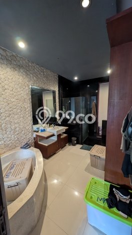 Vila di , Area 350m2m², Dekat dengan transportasi publik Vila di , Area 350m2m², Dekat dengan transportasi publik