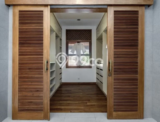 DIJUAL! Vila Kawasan , Area 1000m2m², Dekat Mudah Pusat Kota DIJUAL! Vila Kawasan , Area 1000m2m², Dekat Mudah Pusat Kota