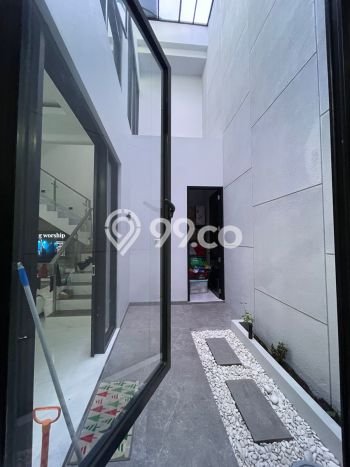 Hunian Mewah LB 240m2 Siap Huni Desain Elegan di Kramat, Jakarta Pusat Hunian Mewah LB 240m2 Siap Huni Desain Elegan di Kramat, Jakarta Pusat