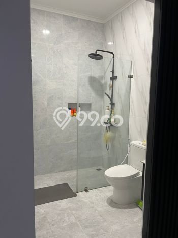 Hunian Mewah LB 240m2 Siap Huni Desain Elegan di Kramat, Jakarta Pusat Hunian Mewah LB 240m2 Siap Huni Desain Elegan di Kramat, Jakarta Pusat