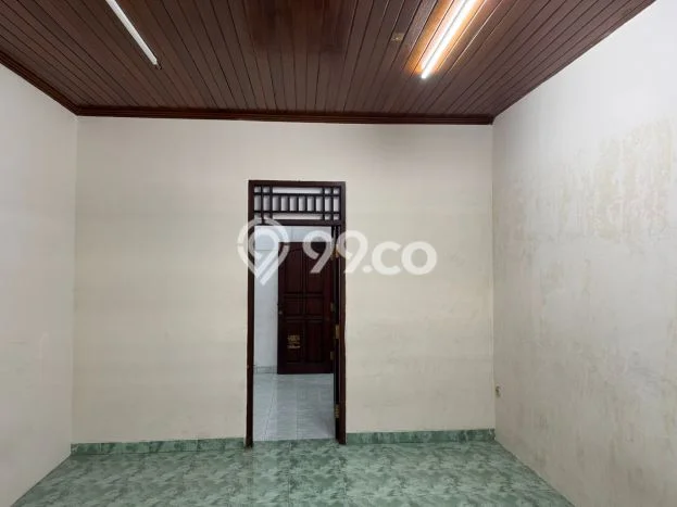 Disewakan! Rumah 4 Kamar Tidur &
2 Kamar Mandi di Rawamangun, Jakarta Timur Disewakan! Rumah 4 Kamar Tidur &
2 Kamar Mandi di Rawamangun, Jakarta Timur