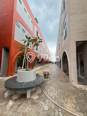 Area Ramai! Ruko Dijual di Bengkong untuk Bisnis Luas Bangunan 225m2 Area Ramai! Ruko Dijual di Bengkong untuk Bisnis Luas Bangunan 225m2