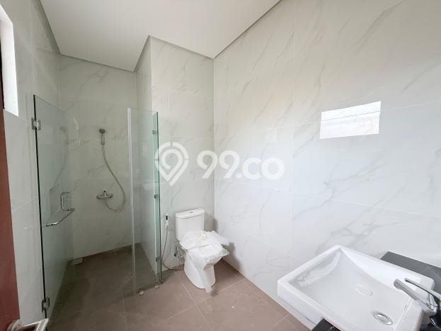 Siap Huni Hunian Elit 4 Kamar di BSD Dekat ke Mana Saja Siap Huni Hunian Elit 4 Kamar di BSD Dekat ke Mana Saja
