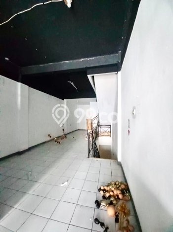 Ruko Disewa di Jakarta Selatan dengan LB 180m2 Area Komersial Ramai Ruko Disewa di Jakarta Selatan dengan LB 180m2 Area Komersial Ramai