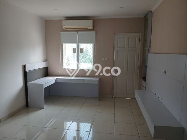 Dijual Rumah Luas Elegan Dengan View Cantik di Semanan, Jakarta Barat Dijual Rumah Luas Elegan Dengan View Cantik di Semanan, Jakarta Barat