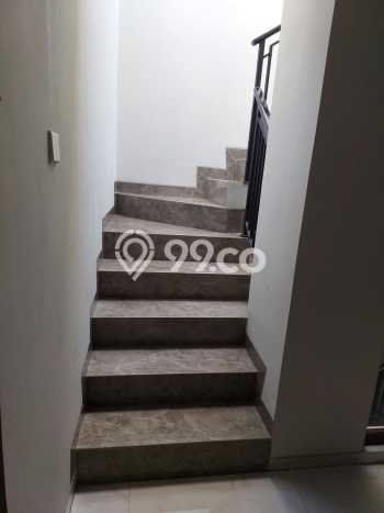 Rumah Elit Modern Tanpa Renovasi di Green Lake City Jakarta Barat Rumah Elit Modern Tanpa Renovasi di Green Lake City Jakarta Barat