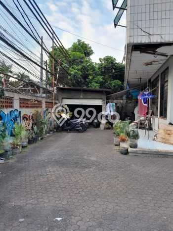 Ready to Use! Premium House LT 567m2 Desain Modern di Kemandoran Ready to Use! Premium House LT 567m2 Desain Modern di Kemandoran