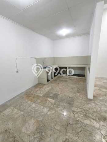Disewakan! Rumah 3 Kamar Tidur &
2 Kamar Mandi di Intercon, Jakarta Barat Disewakan! Rumah 3 Kamar Tidur &
2 Kamar Mandi di Intercon, Jakarta Barat