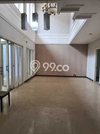 Rumah sewa siap pakai 4 KT di Citraland, Surabaya Rumah sewa siap pakai 4 KT di Citraland, Surabaya