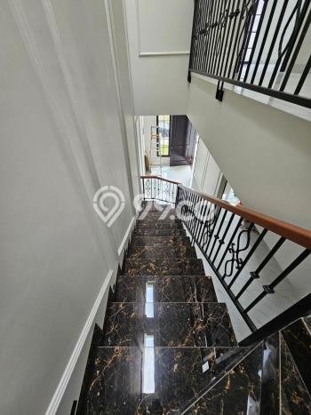 Hunian Strategis 3 KT LB 128m2 Kondisi Bagus di BSD Griya Loka Hunian Strategis 3 KT LB 128m2 Kondisi Bagus di BSD Griya Loka