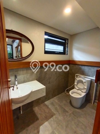 Rumah Luxury Modern Tanpa Renovasi di Gatot Subroto Bandung Rumah Luxury Modern Tanpa Renovasi di Gatot Subroto Bandung